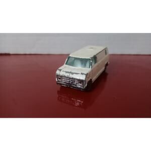 Yatming Ford Econoline Van "Outrageous" No.1501 White Made in Hong Kong